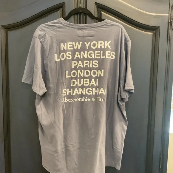 Abercrombie & Finch T-Shirt - Picture 2 of 2